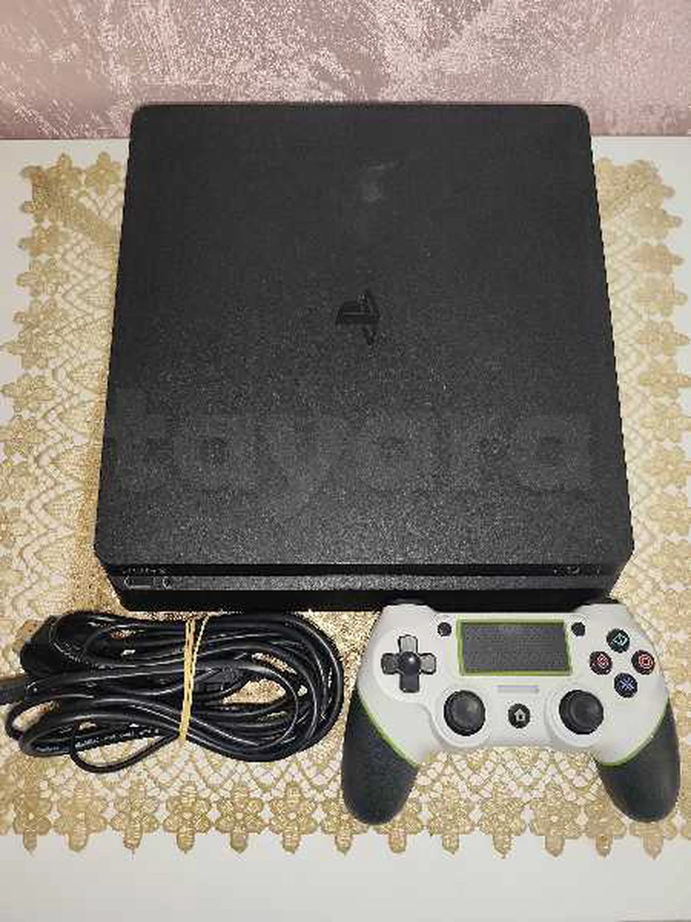 Ps4 slim patché + 12 jeux