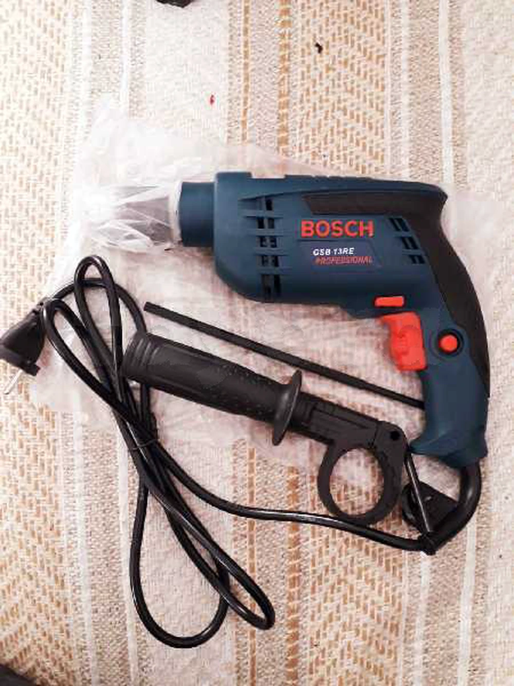 Chignole BOSCH importe jdid bakou 910W forsaa b 110dt akahaw 
Tel : 28833360