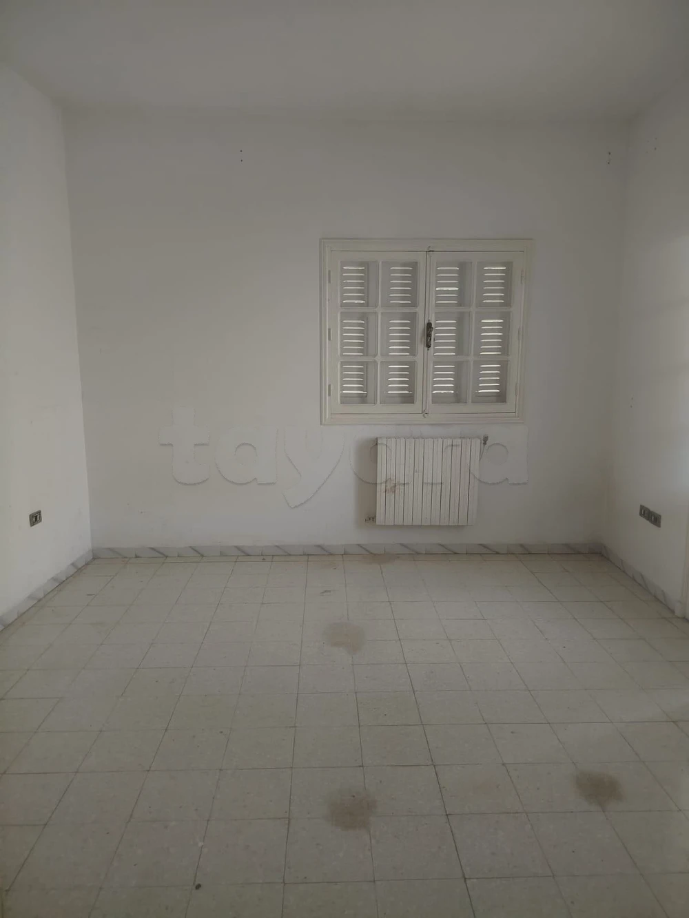 📢 A vendre une villa à retaper ou à démolir à Ennasr2📢