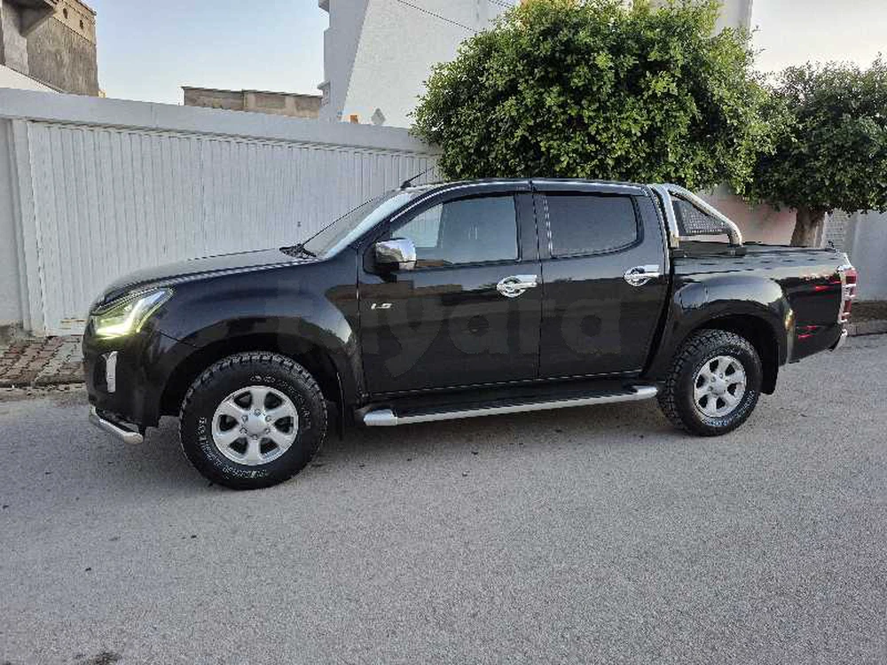 Carte voiture Isuzu D-Max