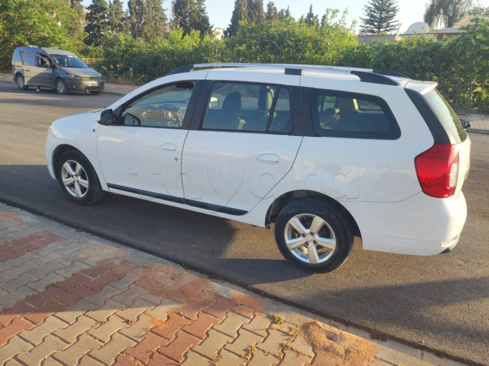 Carte voiture Dacia Logan