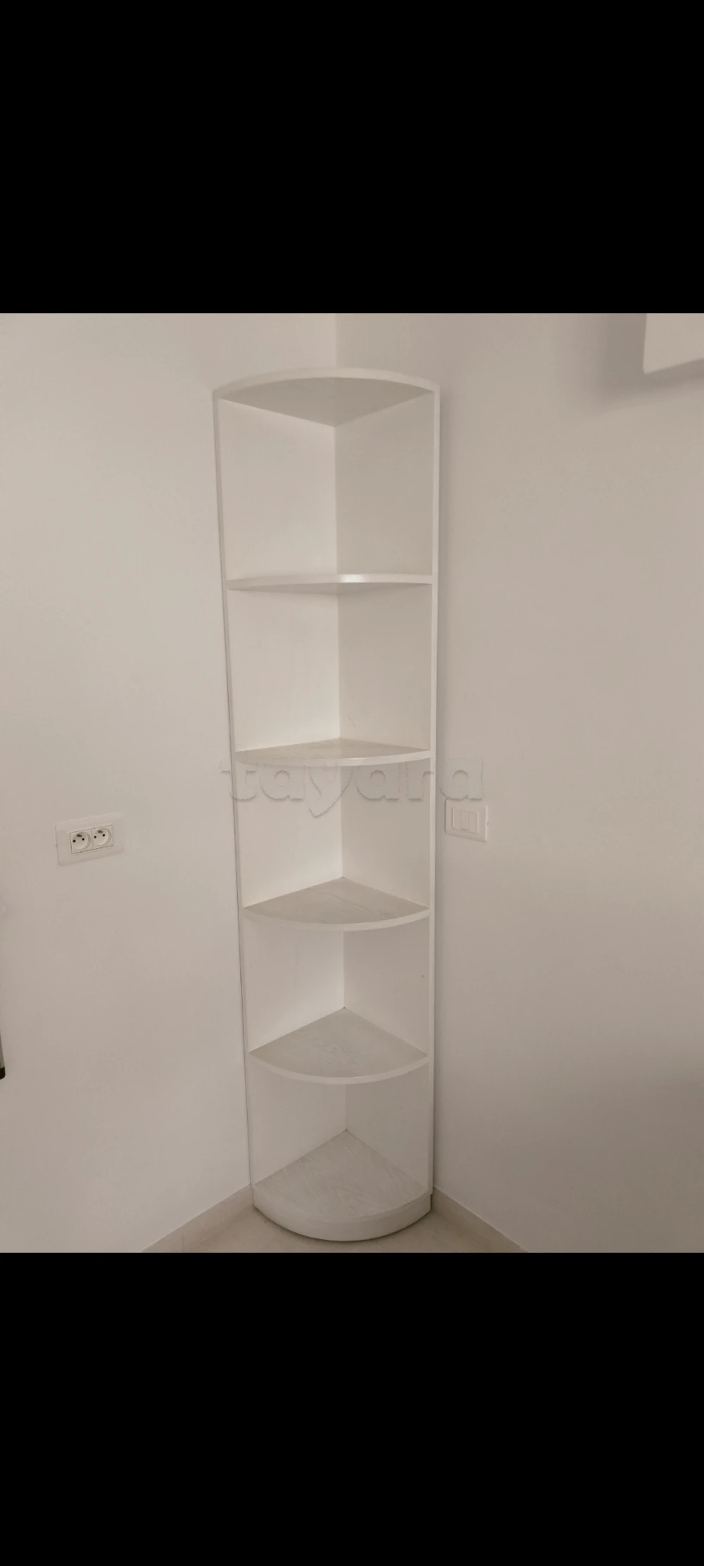 A vendre meuble de coin en bois frêne