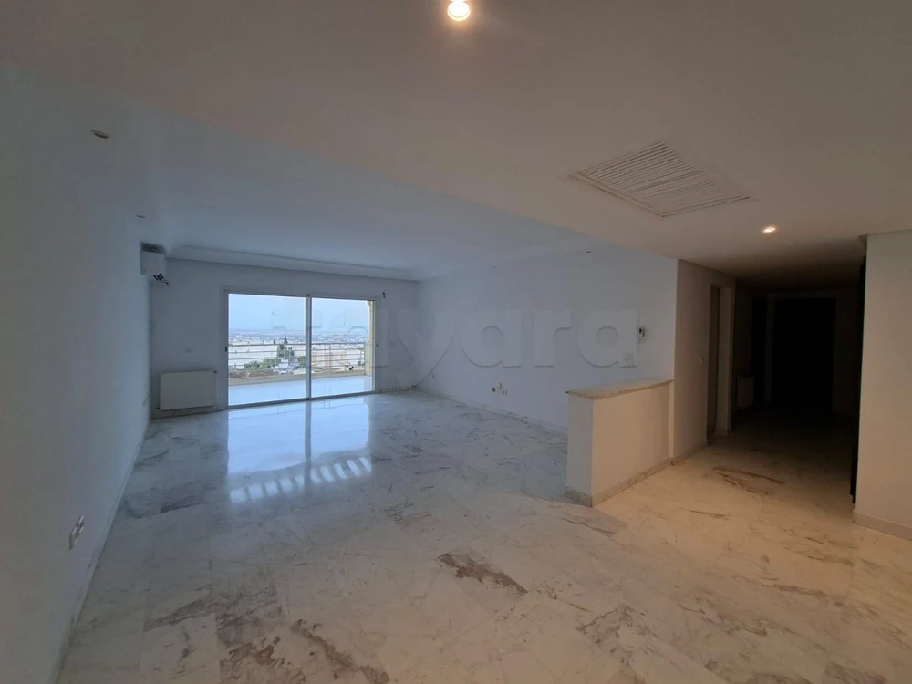 Appartement S+3 haut standing à Menzah 9c avec une grande terrasse