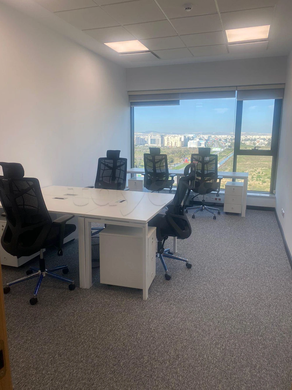 De magnifiques bureaux sur mesure pour 5 personnes à Tunis, Le Golfe de Tunis