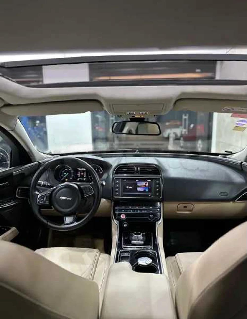 Jaguar XF