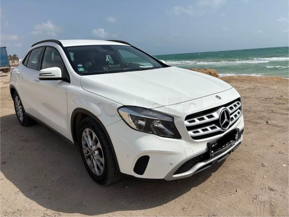 Carte voiture Mercedes-Benz Classe GLA