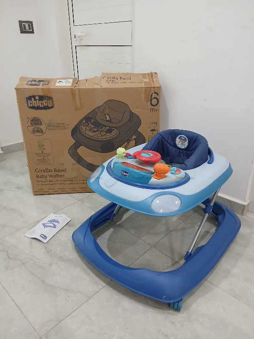 nouveau Trotteur CHICCO musicale importé