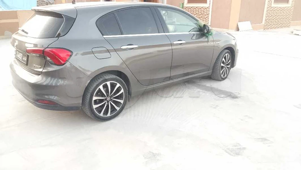 Carte voiture Fiat Tipo