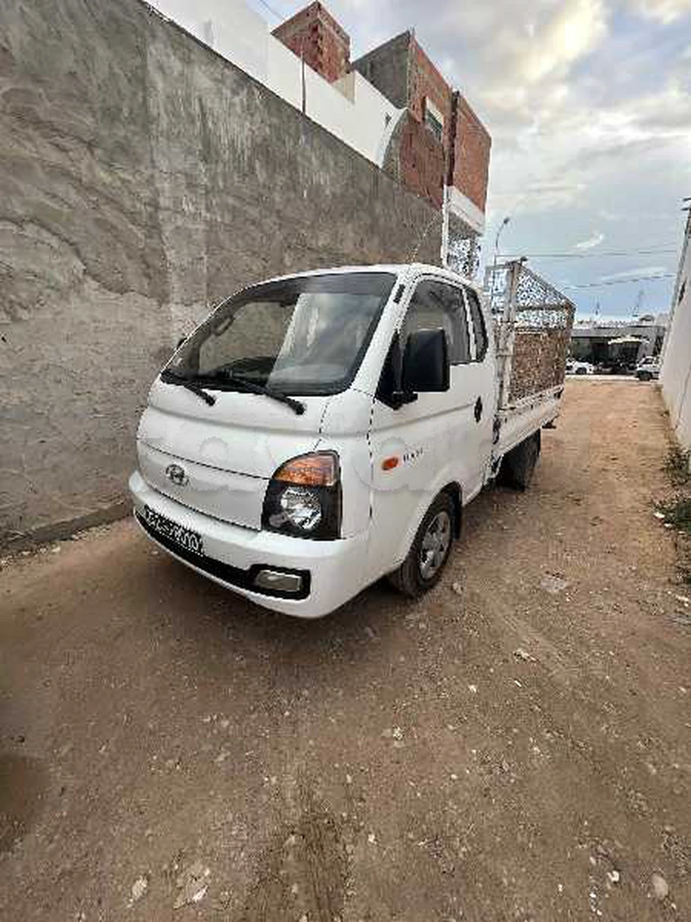 Hyundai H-100