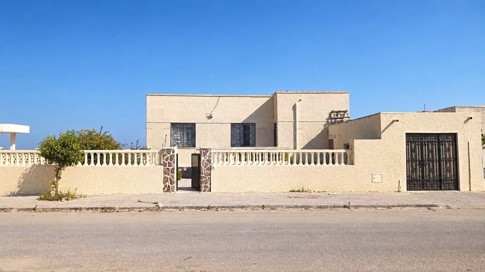 À VENDRE – Villa S+3 pieds dans l'eau à Menzel Temime