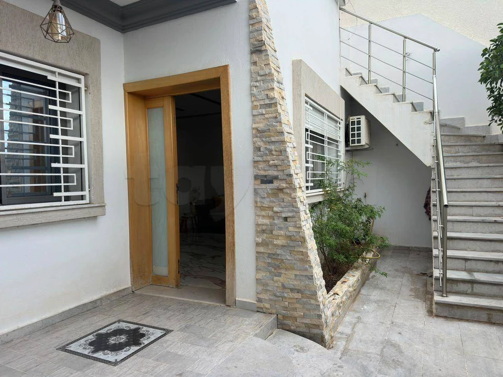 🏡 À VENDRE – Villa S+4 à Radès Plage