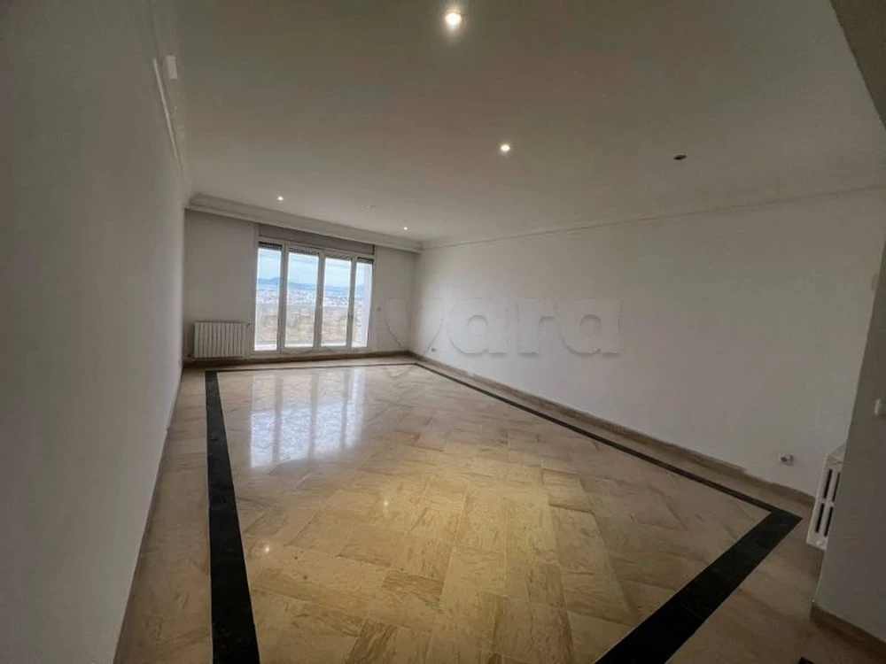 📍 ENNASR – APPARTEMENT S+4 À VENDRE