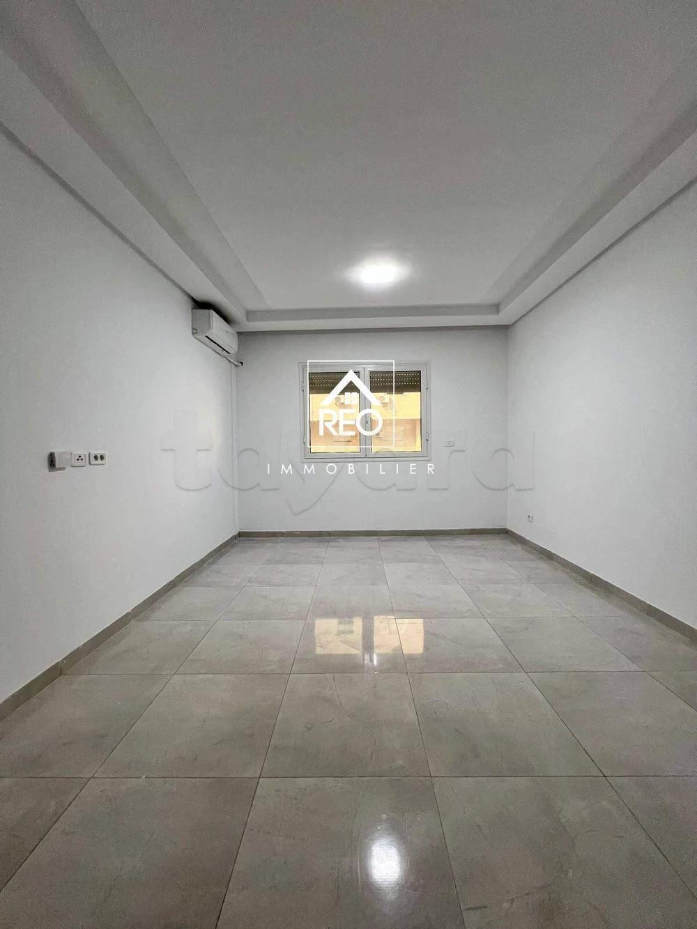 A LOUER : Un appartement S+2 , idéalement situé à Cité Wahat.
