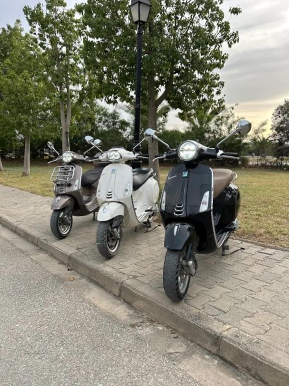 Trois Vespa