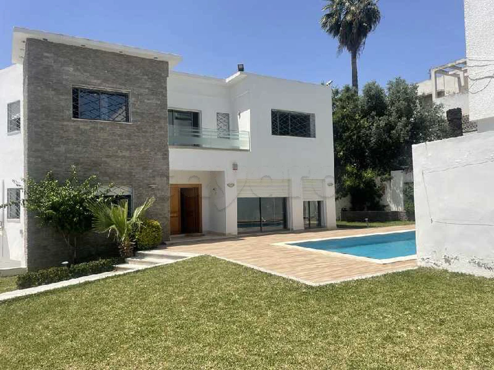 Location villa récente avec piscine pour bureau ou habitaion a ElMenzah 1