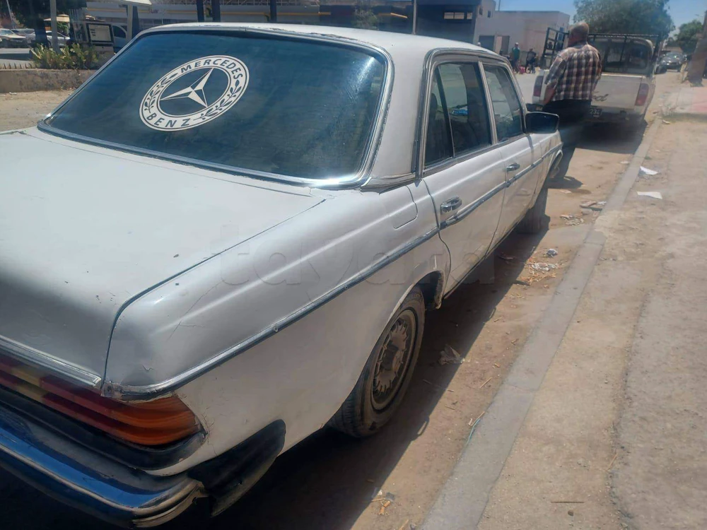 Mercedes-Benz 190