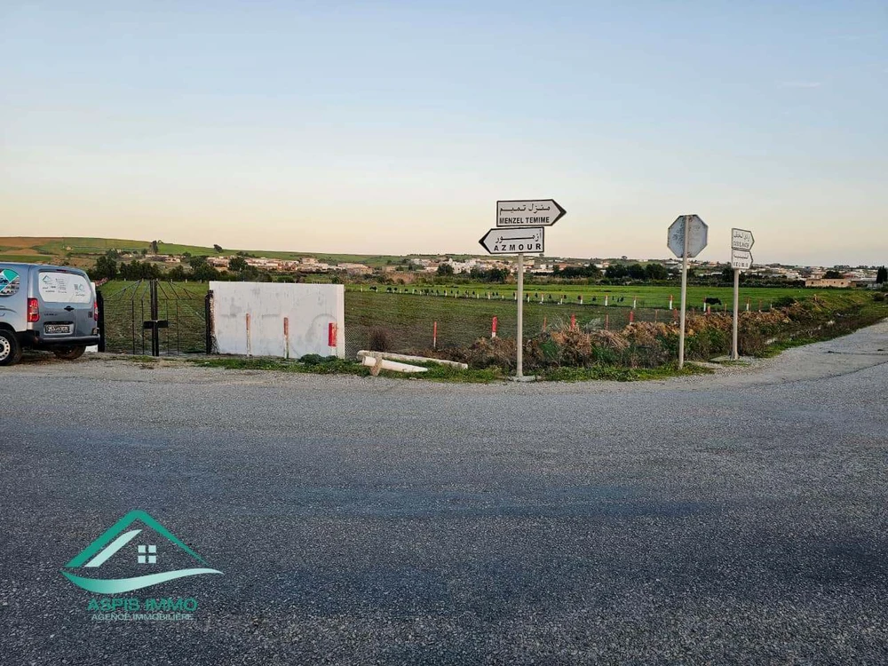 Terrain 10700 m² à wed Khatf Kelibia