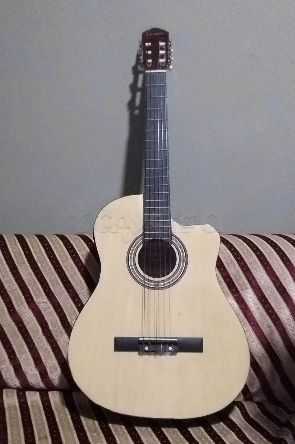 Guitare électro acoustique