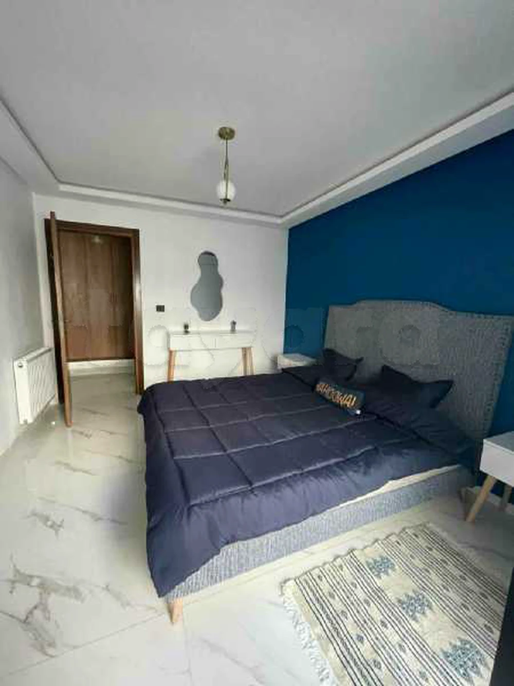 al un très beau et luxueux appartement à cité el wahat l'aouina