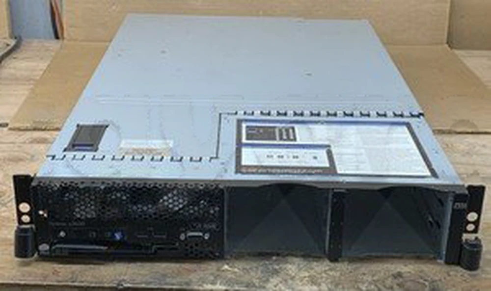 Serveur Rack IBM System x3650 / Intel Xeon E5410 / 16 Go RAM / 2 x 146 Go / 1100 DT