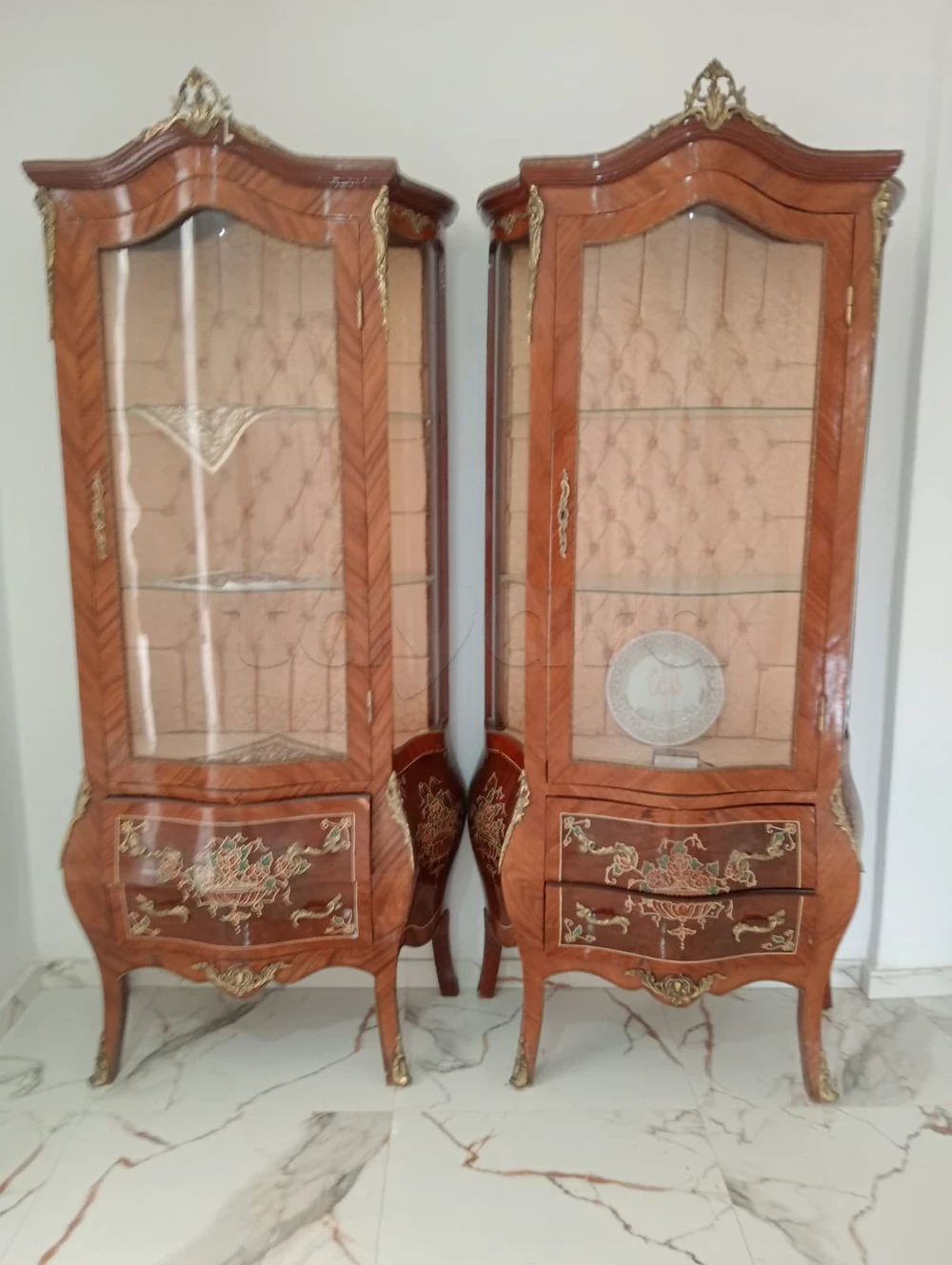Vitrine - Argentière classique en bois