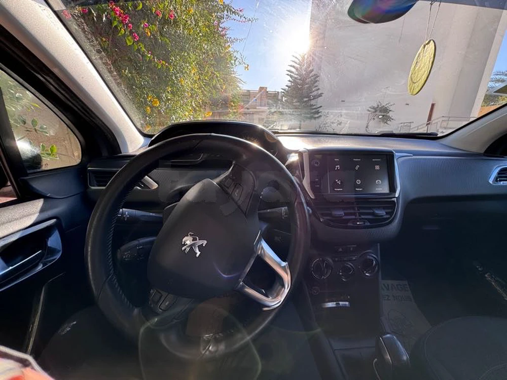 Carte voiture Peugeot 208