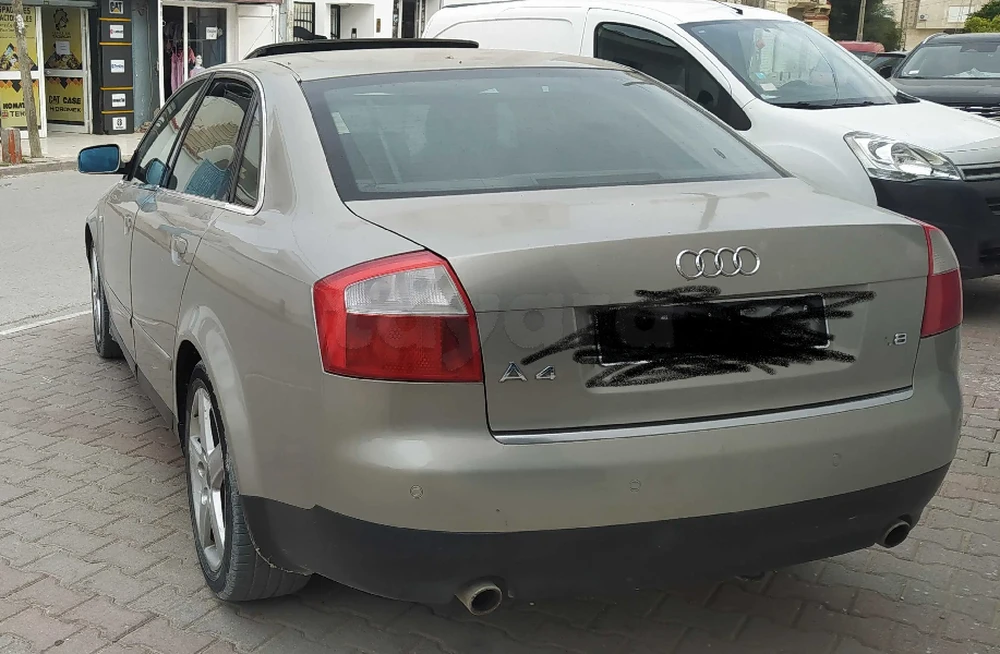 Carte voiture Audi A4