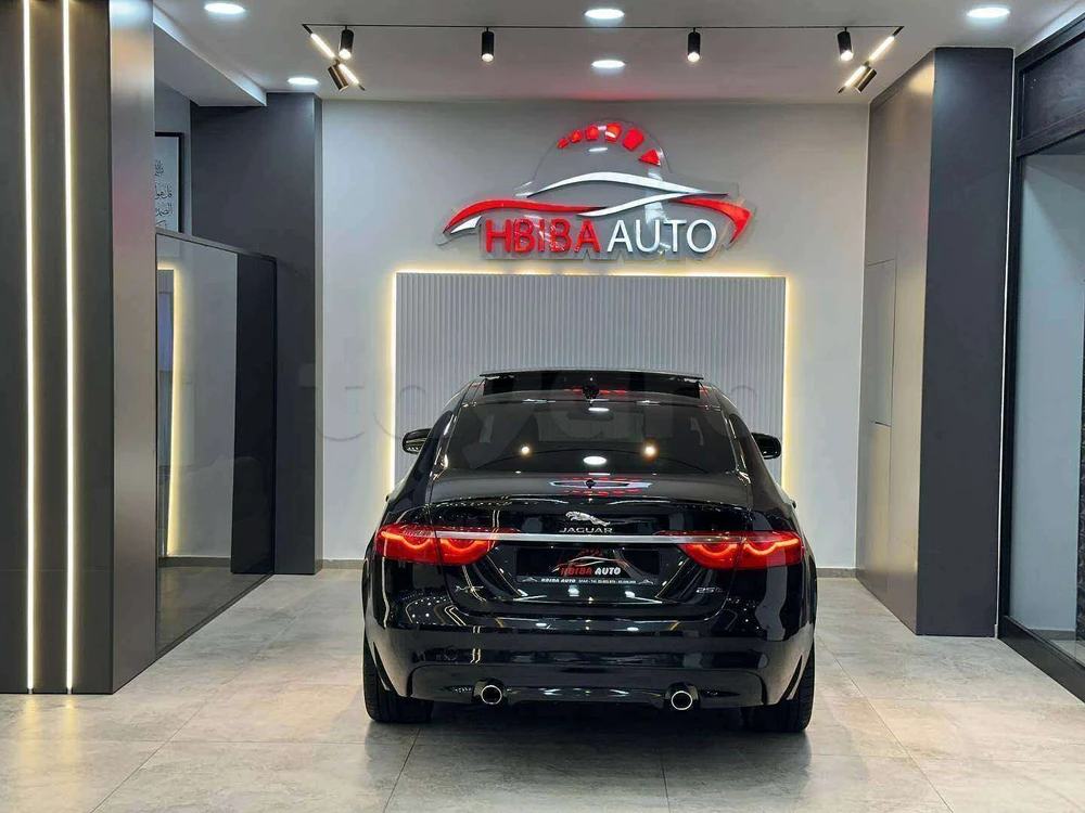 Jaguar XF