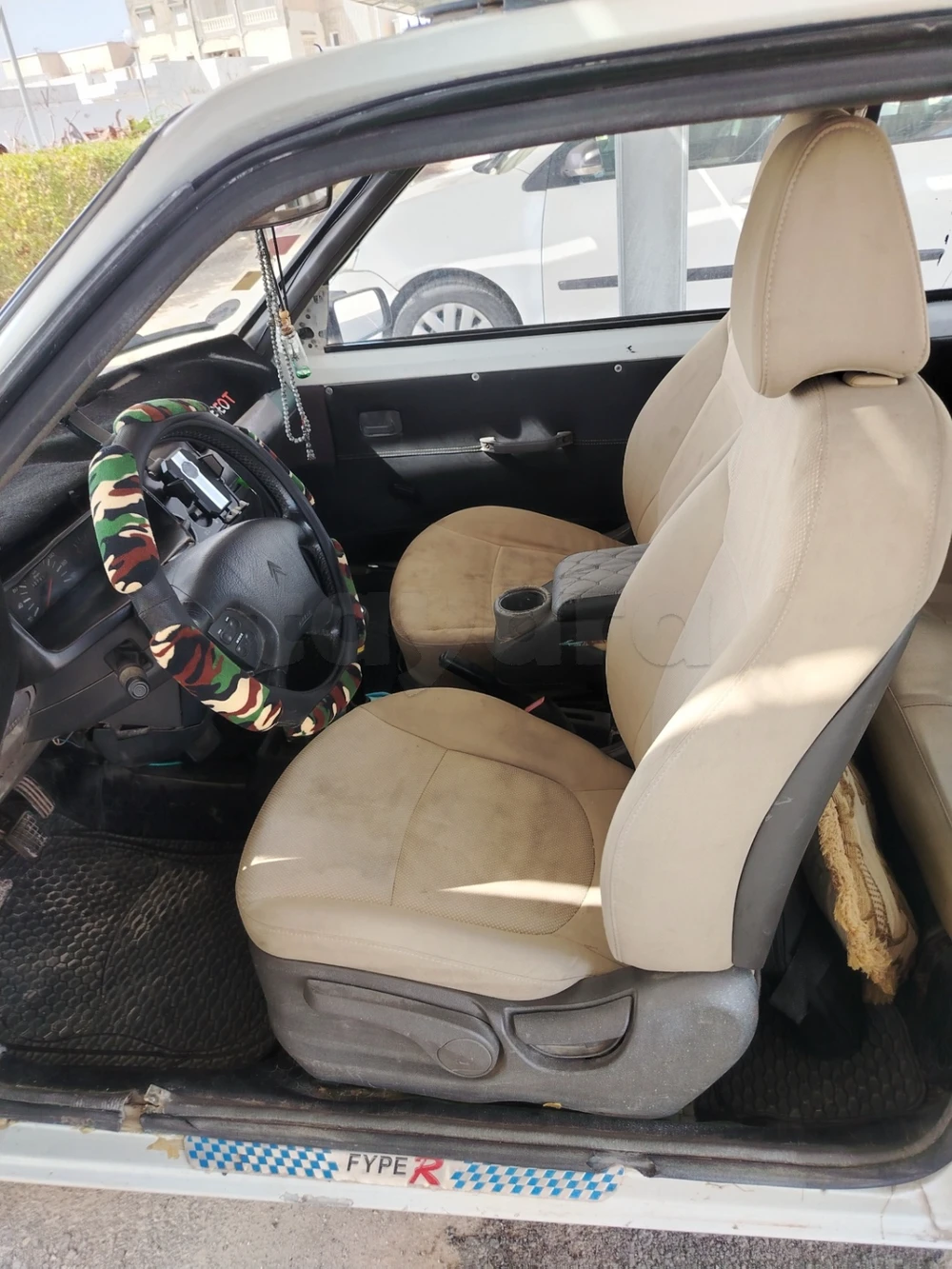 Peugeot 205