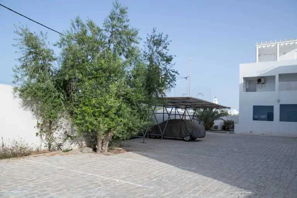 appartement s+2 avec place parking à louer _ Djerba boumelel Houmet souk