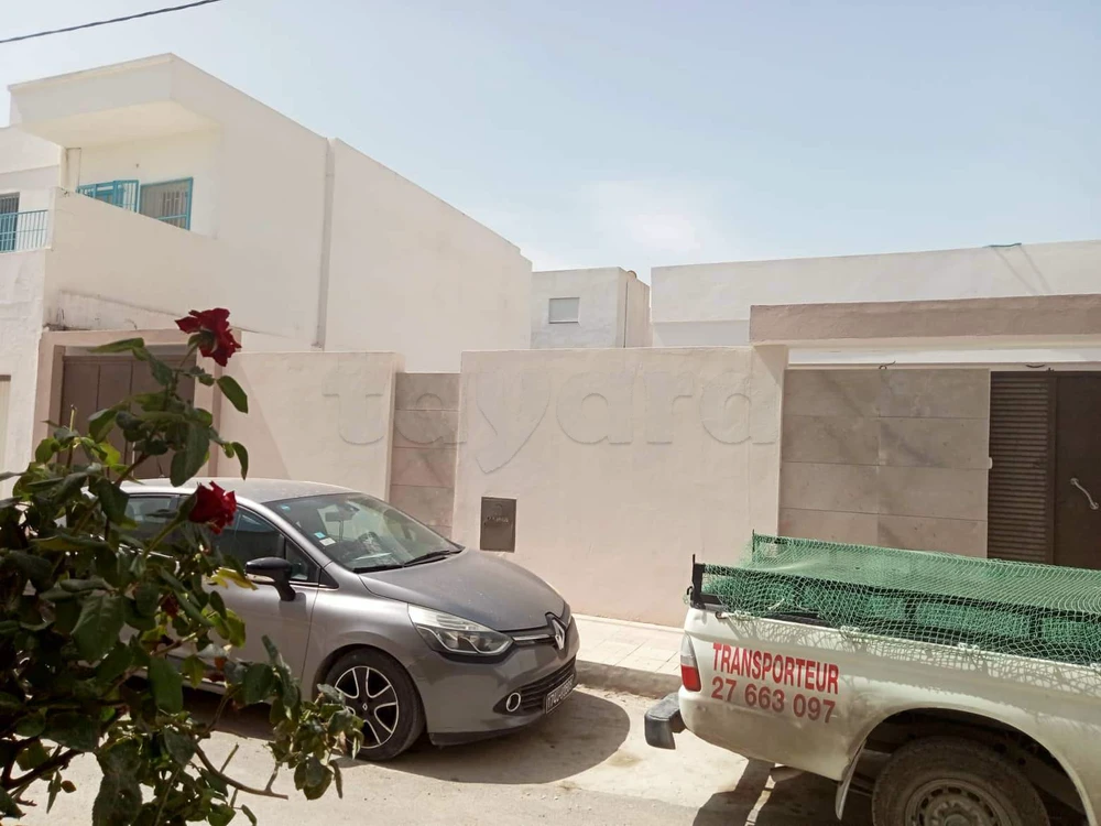 À LOUER – Jolie villa à Cité Ennozha, Ariana