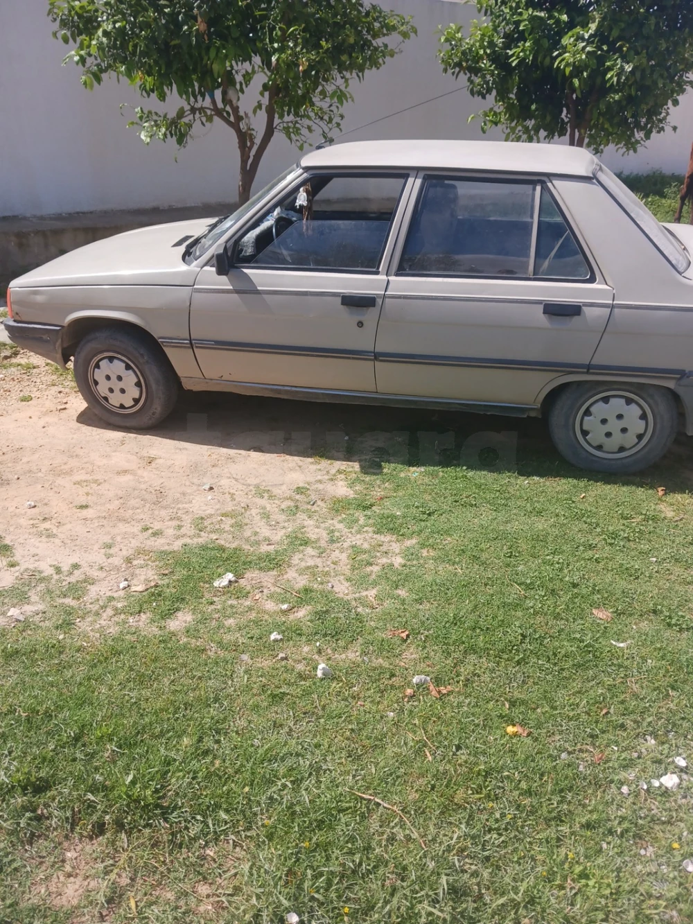 Carte voiture Renault R9
