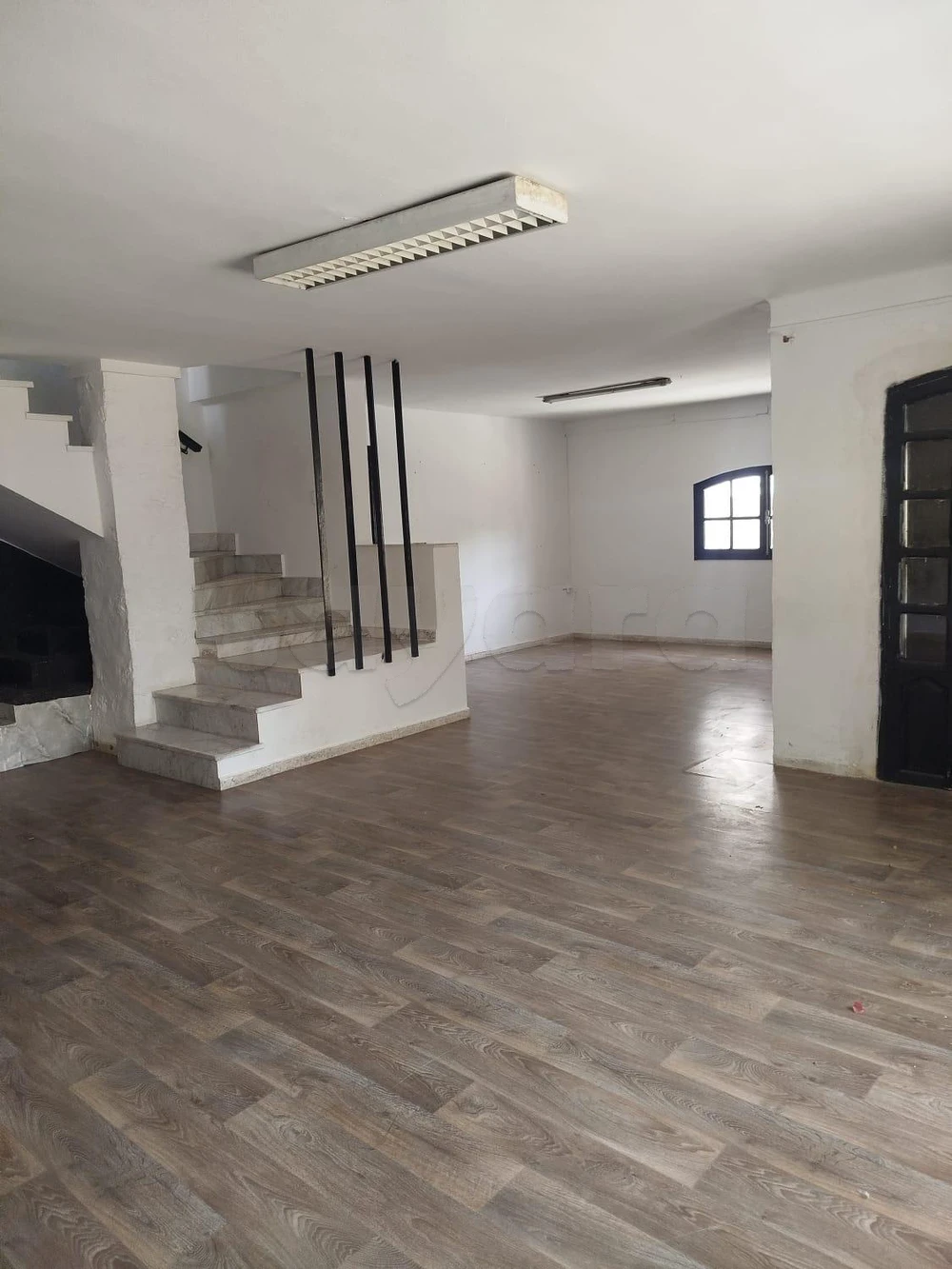 🏠 A louer un spacieux RDC de villa pour usage bureautique🏠