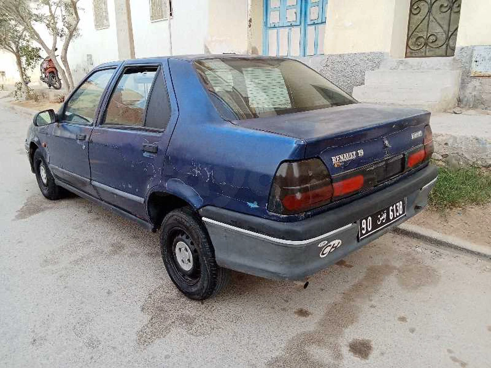 Renault 19