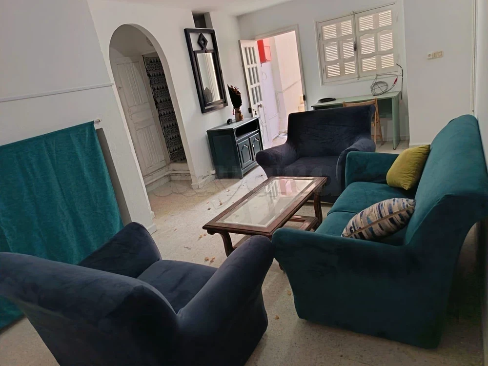 Appartement s+1 en demi sous-sol d'une Villa à Sahoul 3 (meublé)