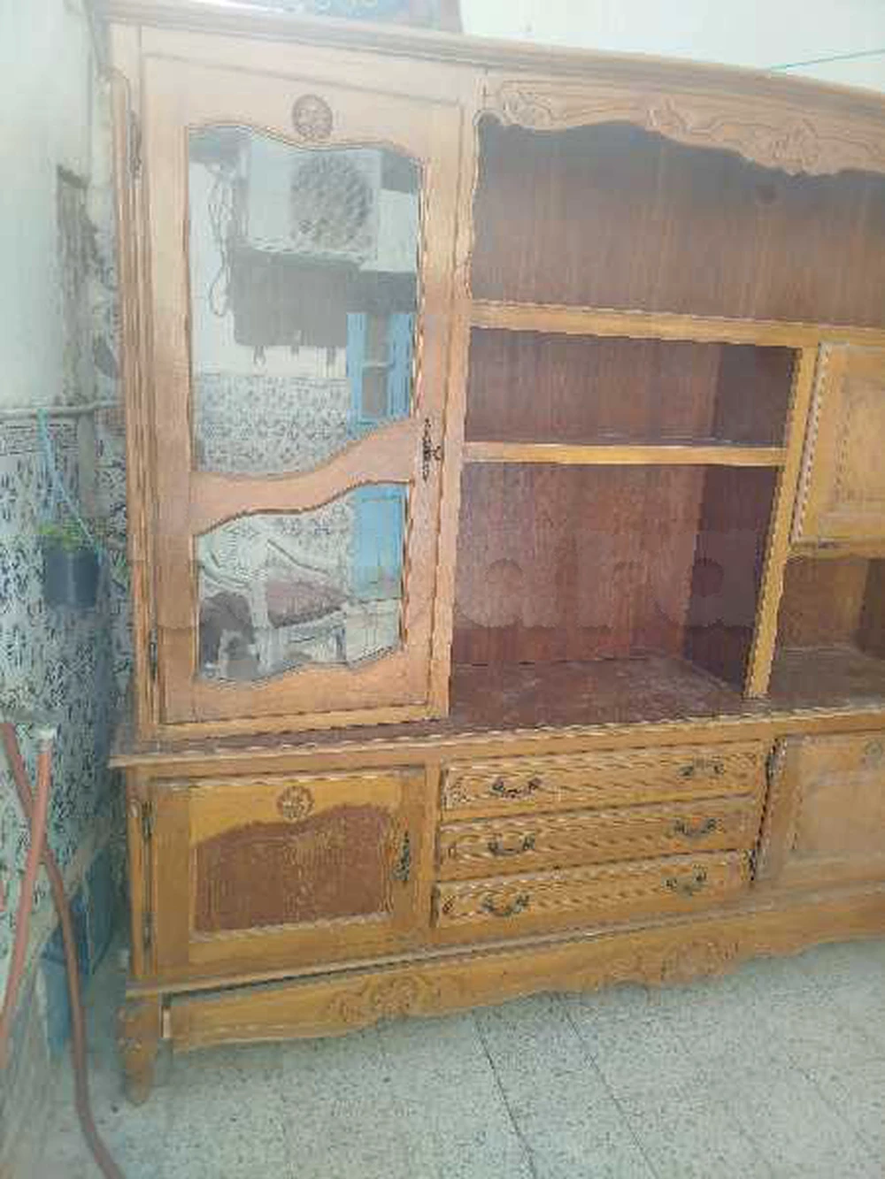 🏡 Buffet en bois classique à vendre