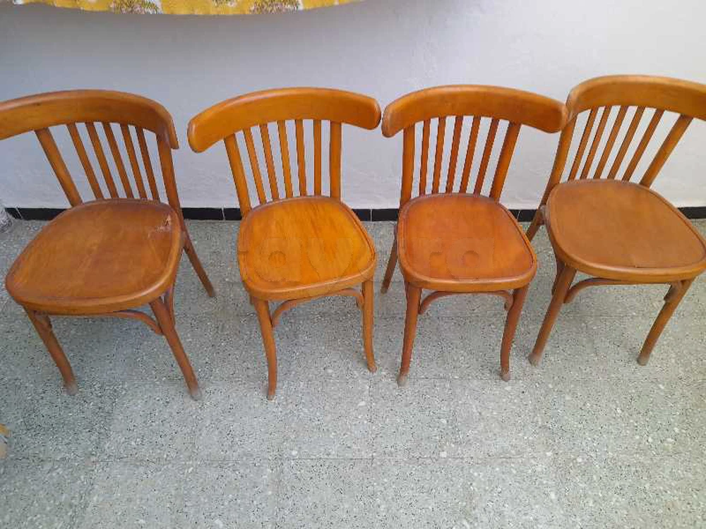 4 chaises en bois
