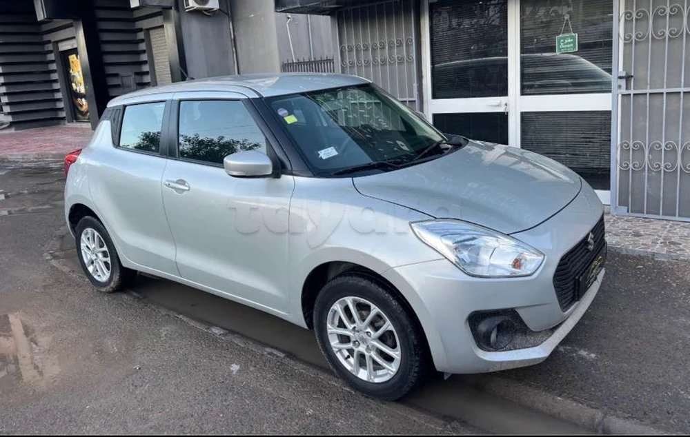 Carte voiture Suzuki Swift