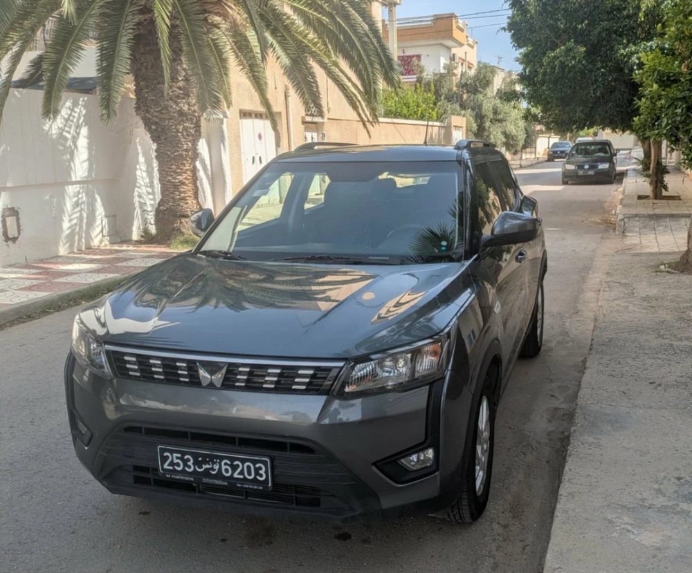 VENTE MAHINDRA XUV 300 W6 'ETAT TRES NEUF'