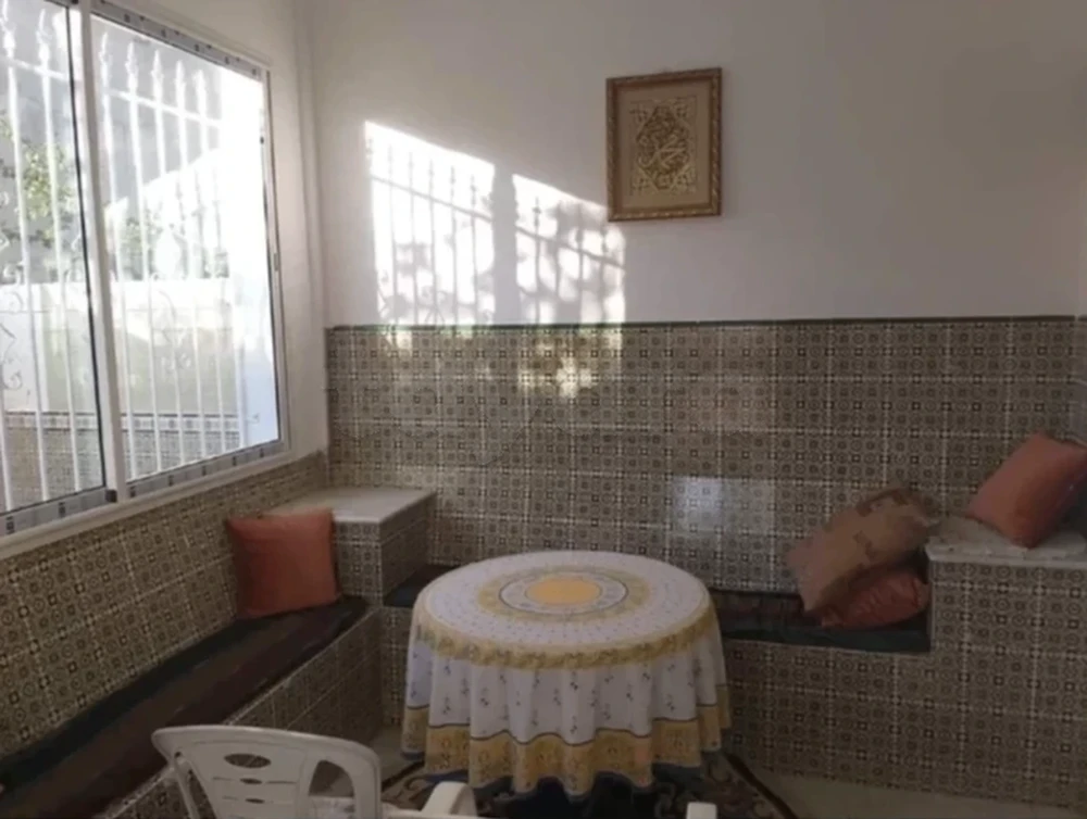 À louer par #jour S1 meublé + garage pour voiture rez de chaussee à sousse ville près de gazarna sousse et clinique yosr et pas loin de hopital Farhat hachad et prés de tout commodité num : 58 770 620 للكراء باليوم استديو في الطابق الارضي معها مكان للسيار
