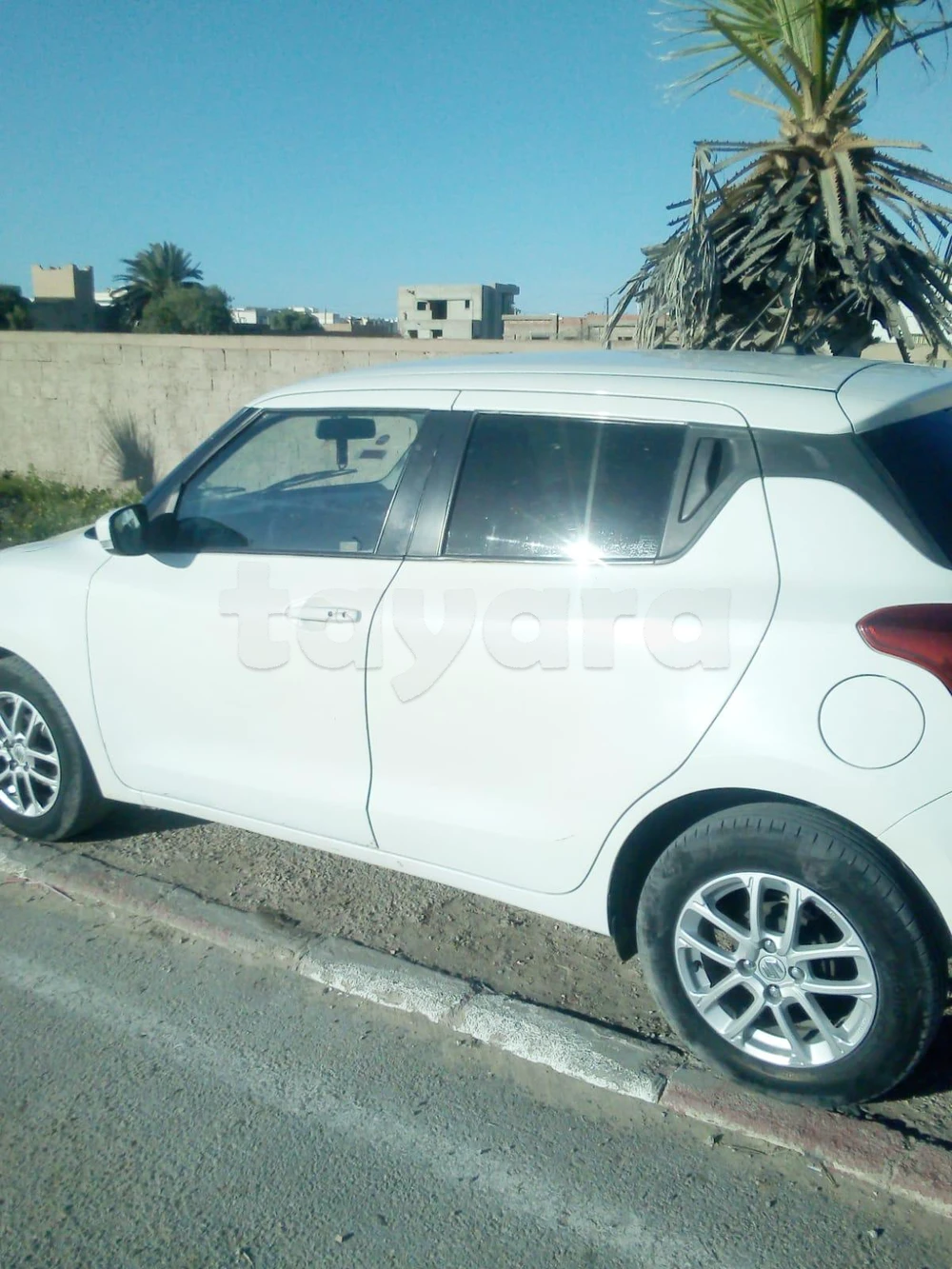 Carte voiture Suzuki Swift