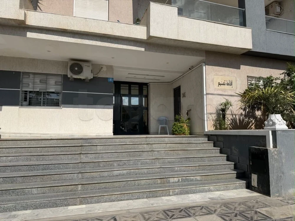 À VENDRE – APPARTEMENT S+2 À BAB SAADOUN