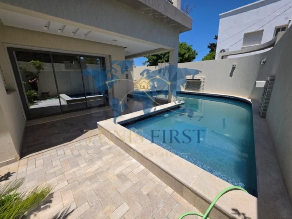 A Louer Grandiose Villa avec piscine Meublé à La Marsa