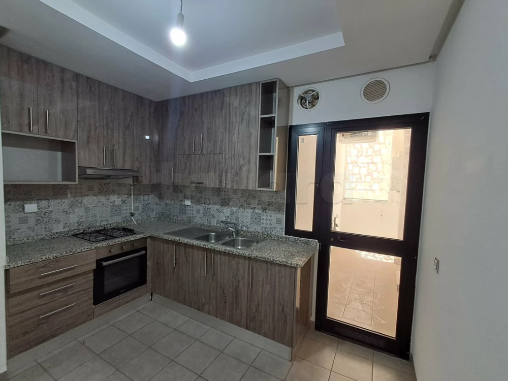 A VENDRE – S+4 – 580 MDT – JARDINS DE CARTHAGE – TEL 51004658 – FB.1058
