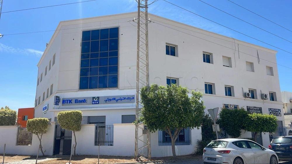 GRAND BUREAU Z I MGUIRA