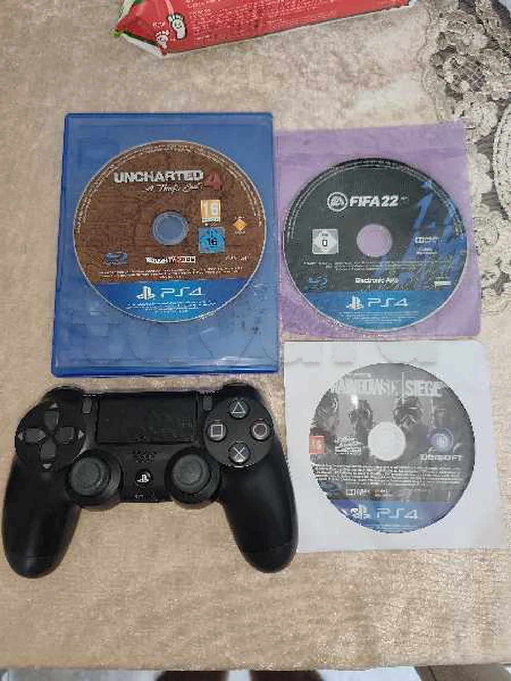 Manette et 3 cd ps4