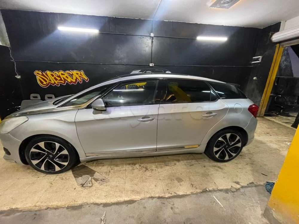 Citroen DS5