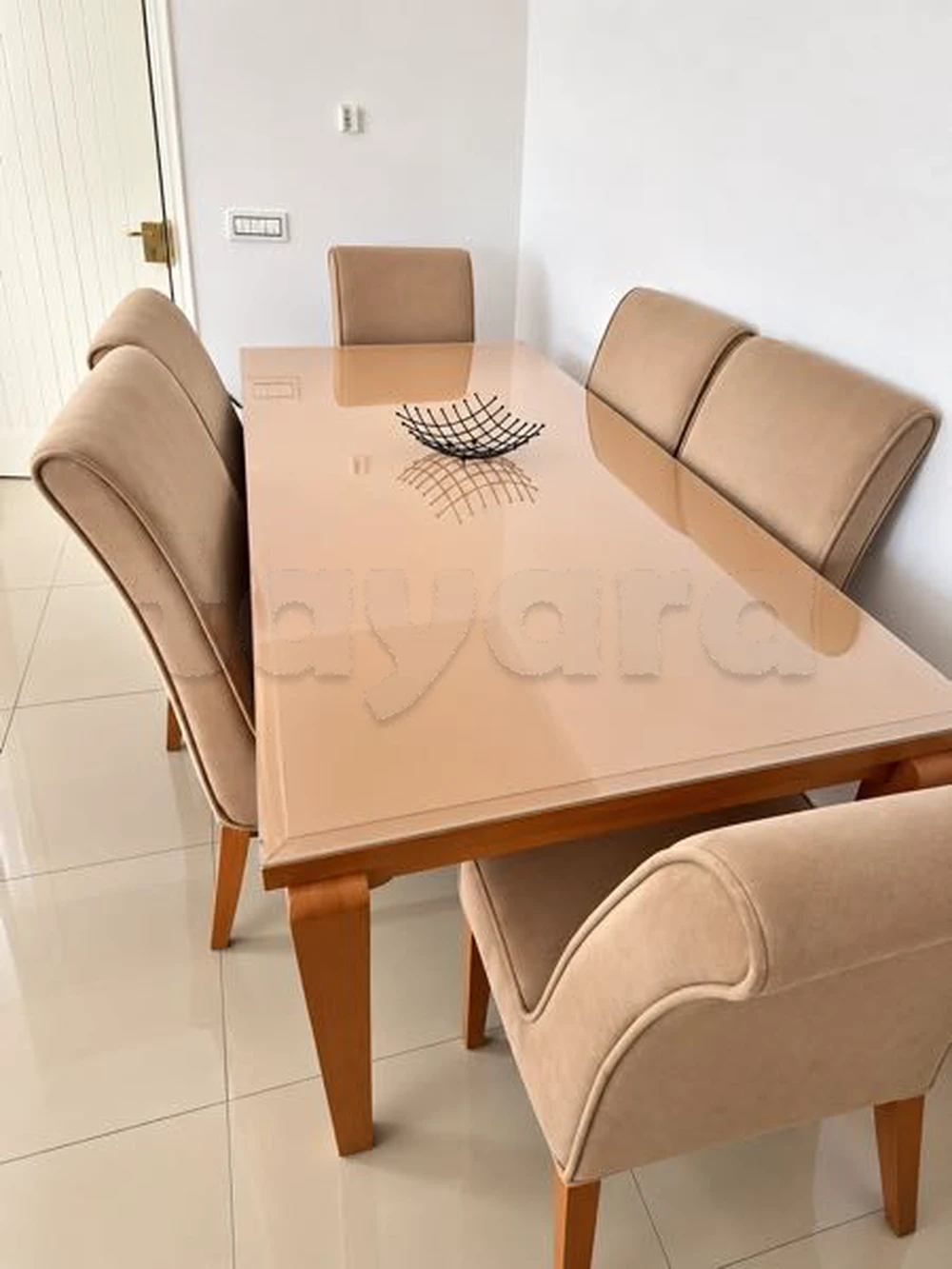 Table à manger + 6 chaises à vendre