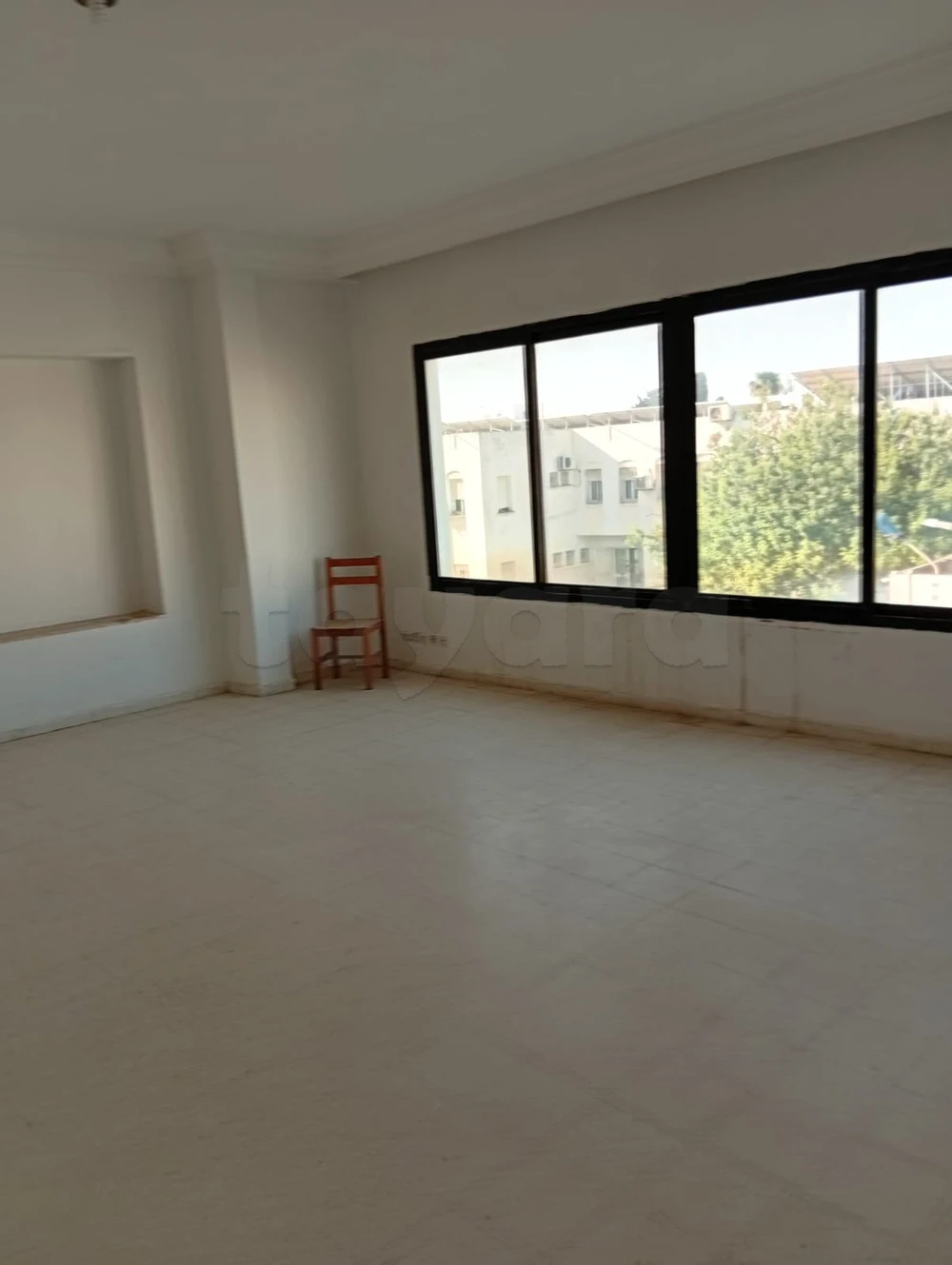 A louer des Bureaux administratif de différant surface se trouve à la zone industrielle Lac 3 Le Kram Tunis