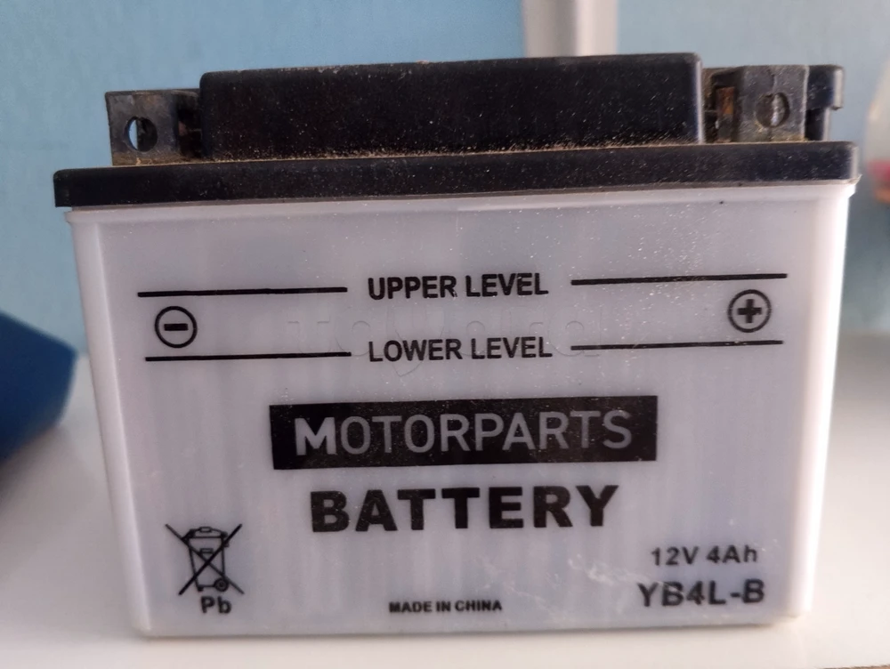 بطارية دراجات نارية batterie de moto للبيع...